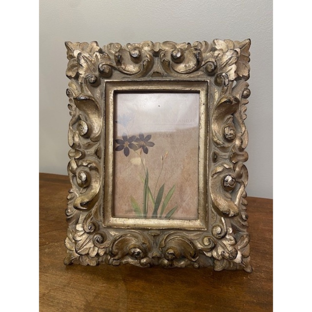 Wellesley Manor Gold Ornate Scroll Picture Frame 3.5x5 Baroque Vintage Style